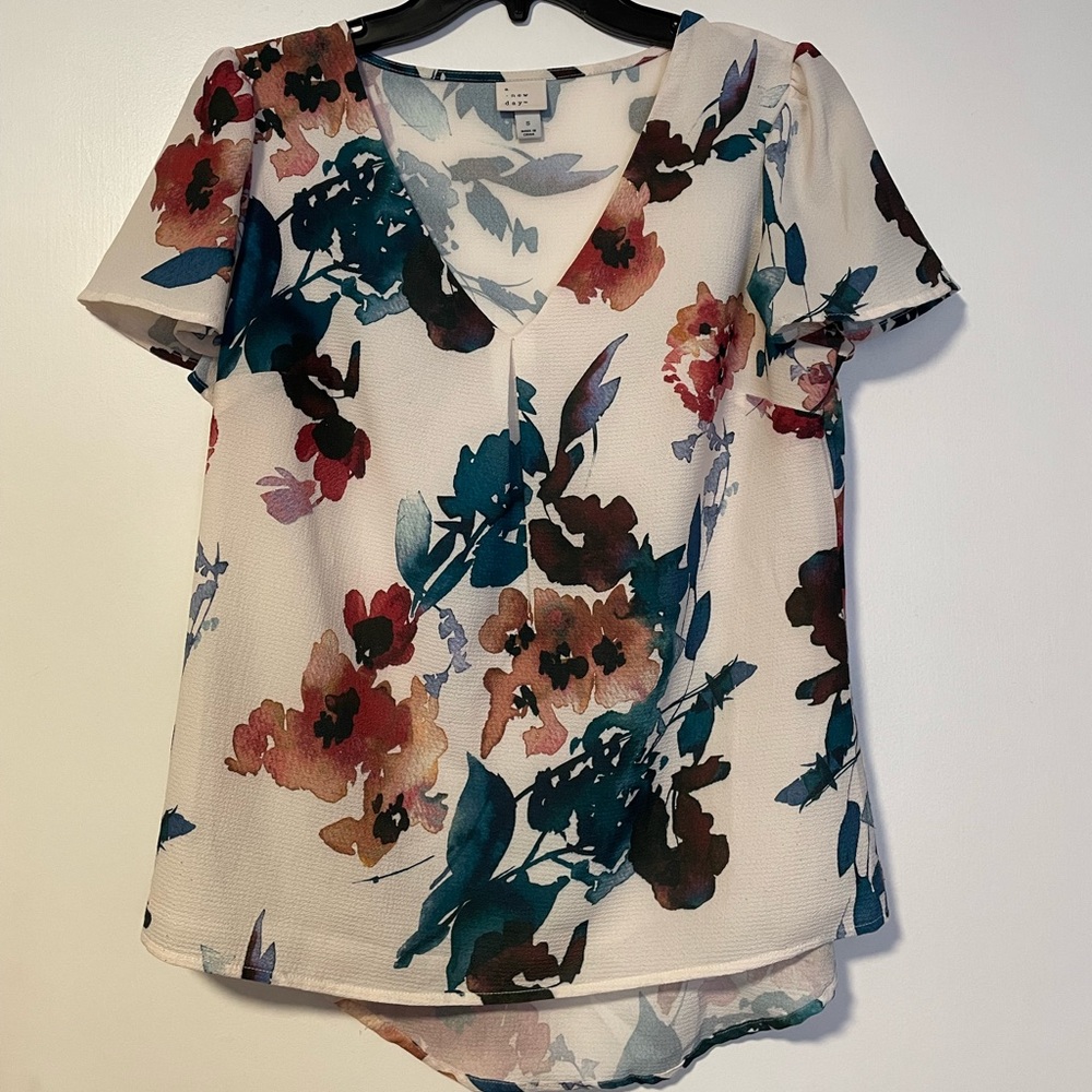 A New Day Short Sleeve Blouse- White floral